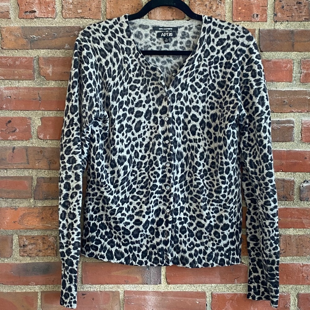 Apt.9 Cashmere Leopard Print Sweater. Size Medium